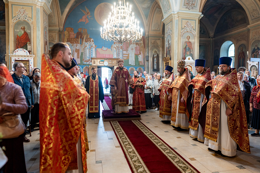 Архиерейское богослужение в храме мучеников Флора и Лавра села Ям г.о. Домодедово